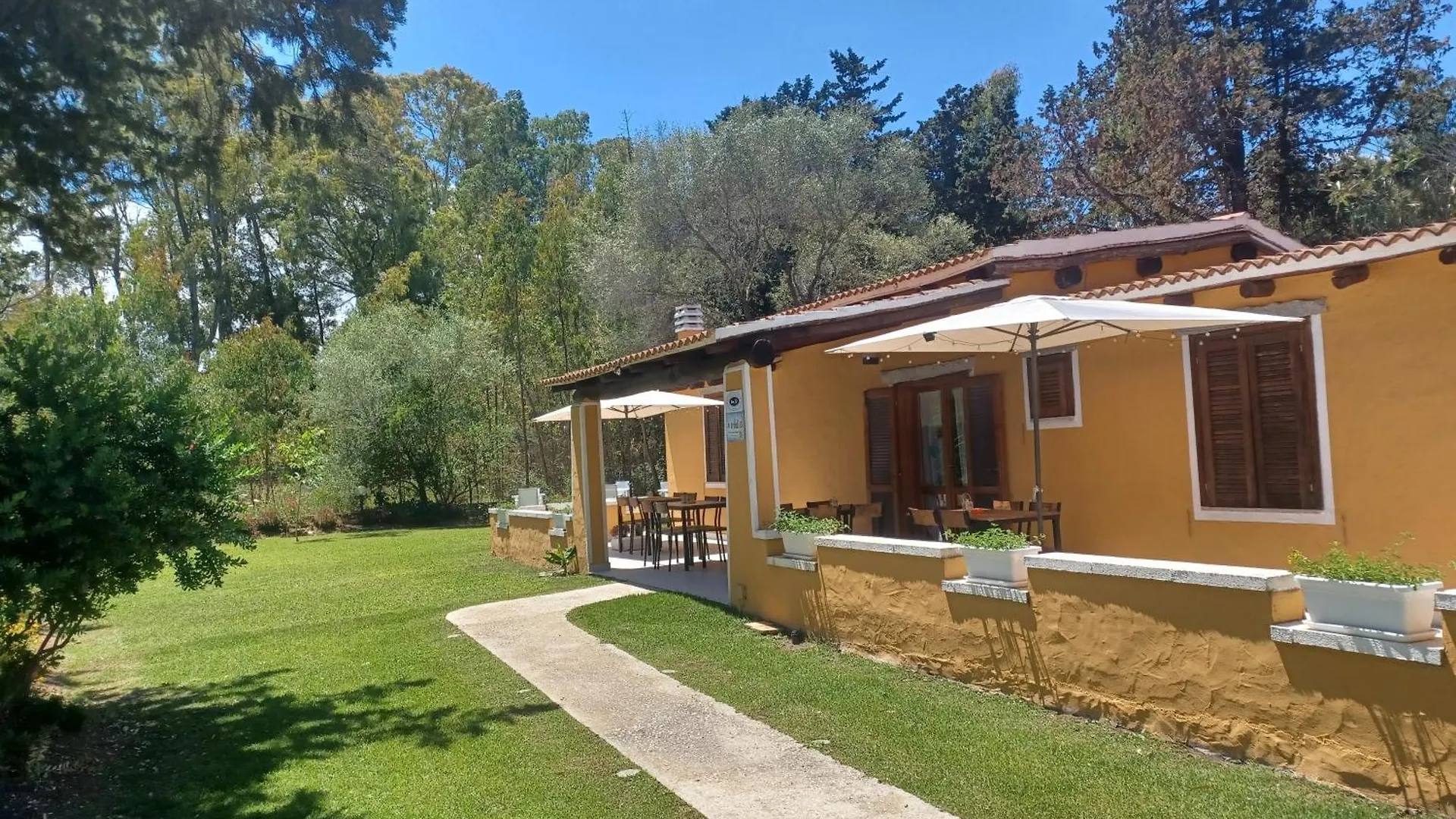 B&B Helios Il Tuo Relax In Sardegna San Teodoro  Italia